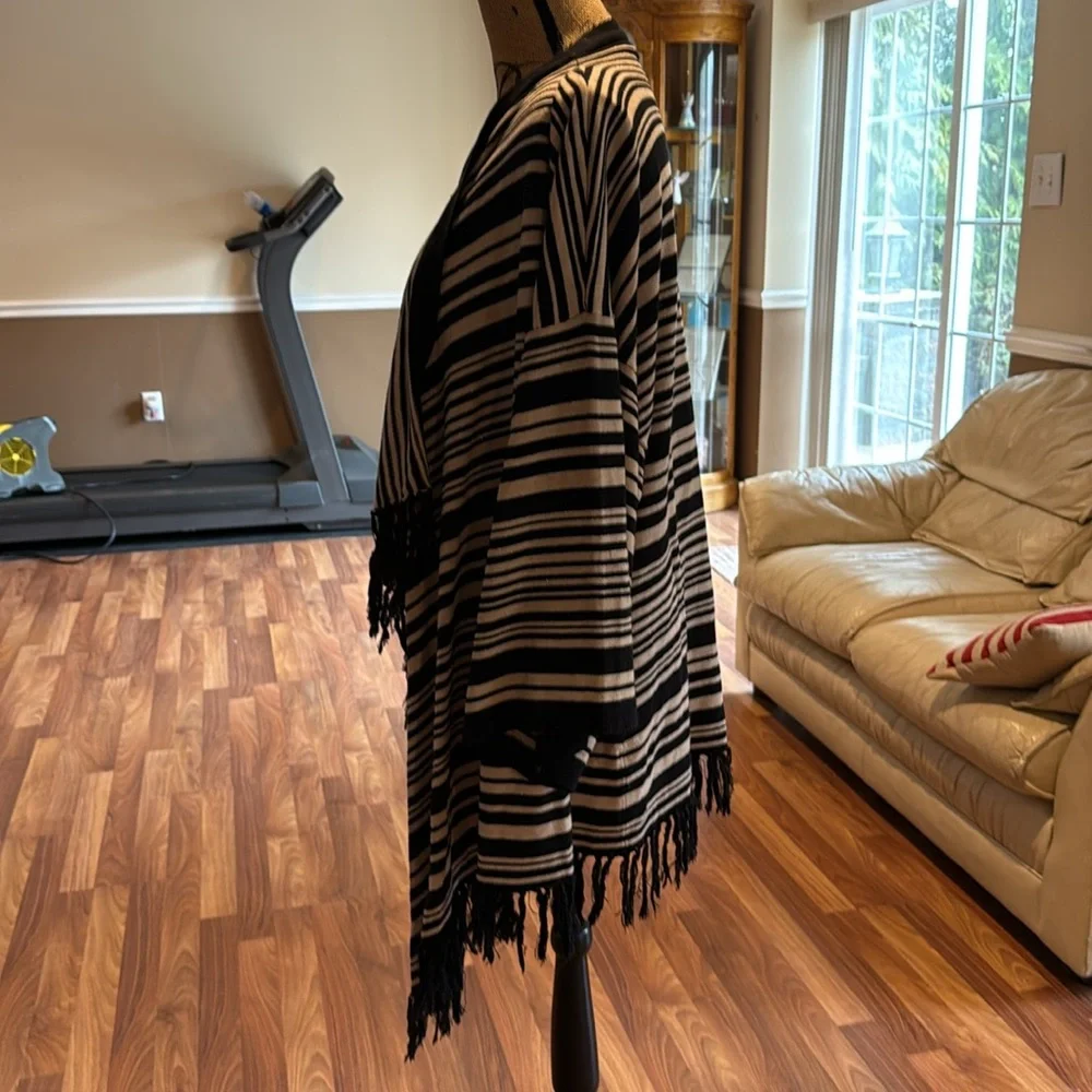 Calvin Klein black and cream open front cardigan with tassels and gold glitter - Picture 3 of 5